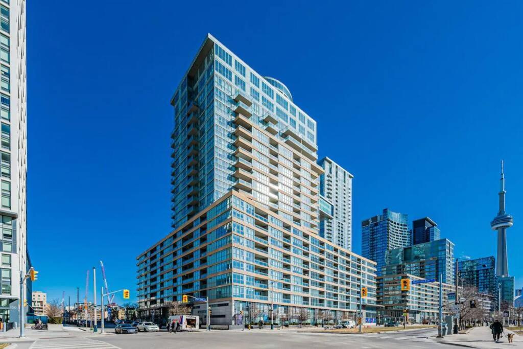 Lush Condo By Cntower - Free Parking Toronto Extérieur photo