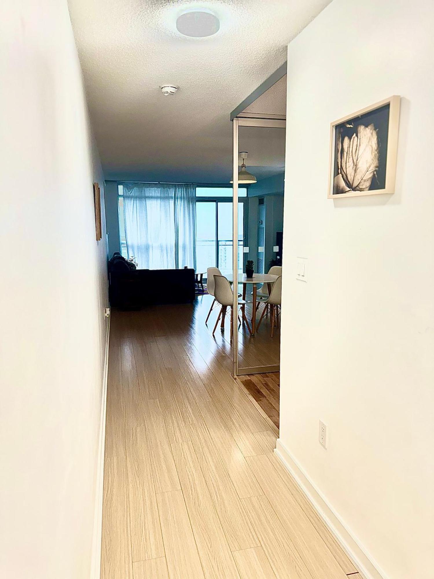 Lush Condo By Cntower - Free Parking Toronto Extérieur photo